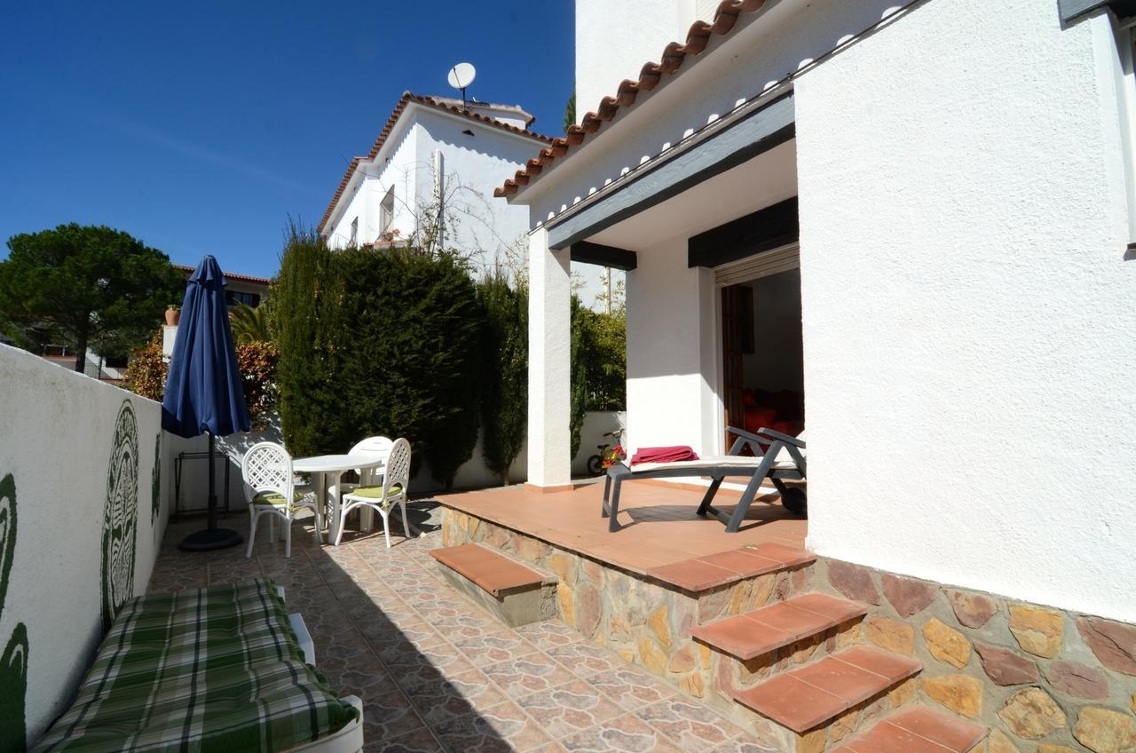 Villa Avinguda Montgo L' Escala Exterior foto