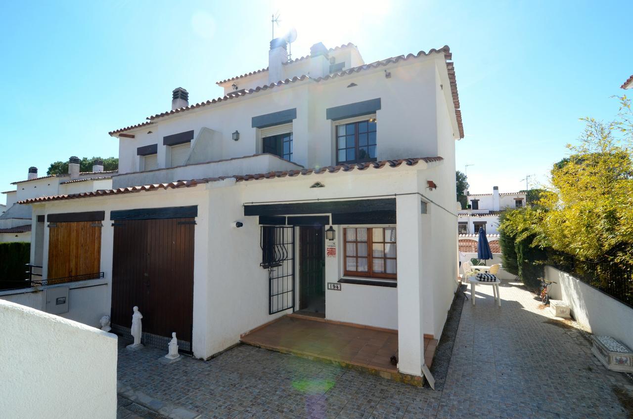 Villa Avinguda Montgo L' Escala Exterior foto